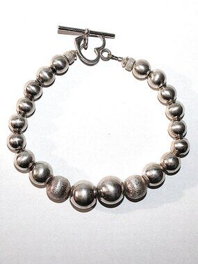 Sterling Silver Graduated Bead Bracelet 8 Inches 16 Grams